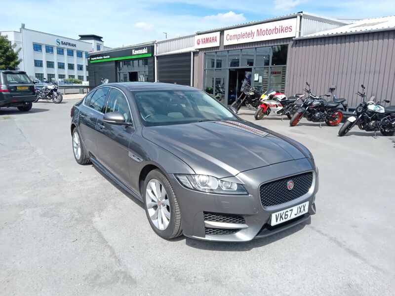 View JAGUAR XF 2.0 D R-SPORT 5 SEAT PAN ROOF WITH ELECTRIC SHIELD LANE KEEP ASSIST